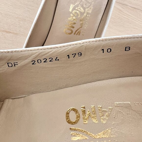 Vintage 80s Salvatore Ferragamo Spectator Pumps WITH BOX US 10 / Literary Chic - Picture 11 of 16